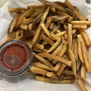 Fries with garlic salt. They had other seasonings like Cajun, southwest, and lemon pepper!