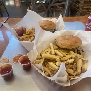 Double cheeseburger and pulled pork