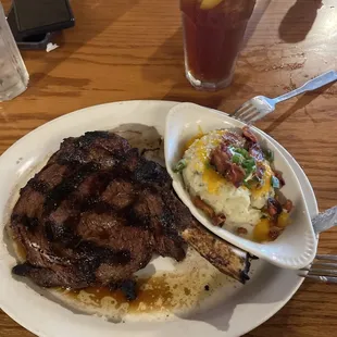 Best damm sweet tea and ribeye ever.