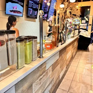 sushi and sashimi, interior