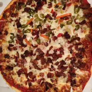 Medium thin crust mega meat with half ghiardinera