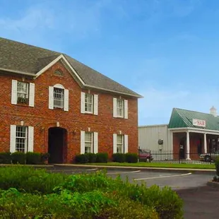 MH OldBardstownInn Bardstown KY Prop