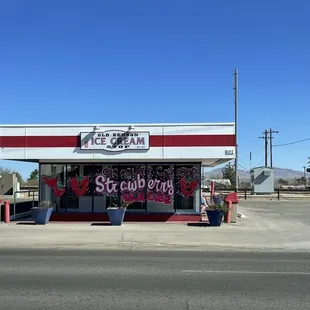 Outside of the ice cream shop