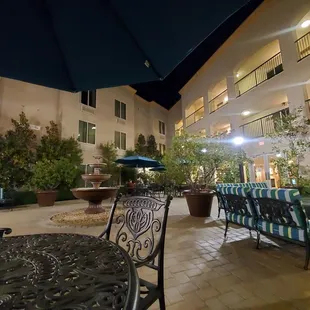 Quiet and relaxed dinner