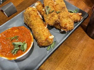 Bluegills Bar And Grill