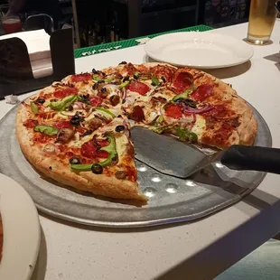 Rhe Chicago 7 on thick crust. So good.