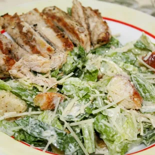 this is what a real chicken caeser salad looks like fools.