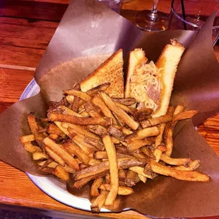 Brisket Mac N' Cheese Sandwich