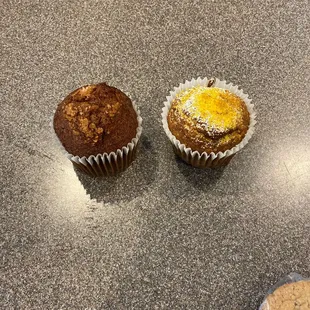 Carrot muffin and pumpkin muffin