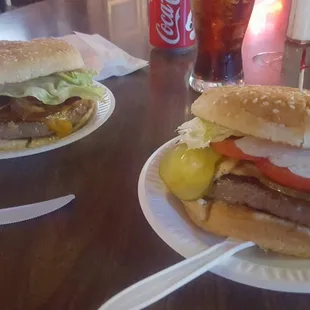 Lunch with my 11 year old daughter,  best burgers in Sandusky,  Erie county