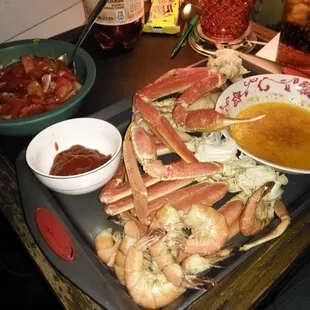 crab legs and dipping sauce