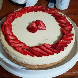 This is that amazing cheesecake before we cut it. Can you say YUMMY