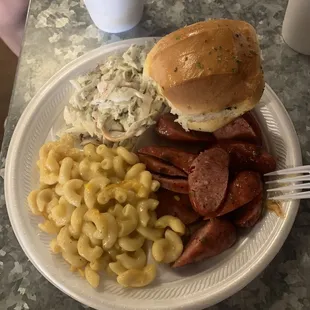 1 meat bbq plate with jalepano sausage, macaroni, and cole slaw