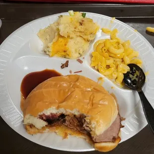 Brisket burger. Yumm good Mashed potatoes and mac and cheese