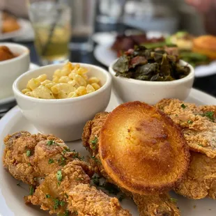 Aunt Berthas Fried Chicken with collard greens and mac n&apos; cheese