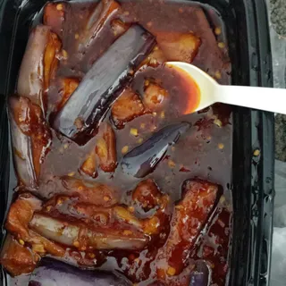Eggplant in Spicy Garlic Sauce