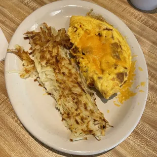 Omelet and hash browns