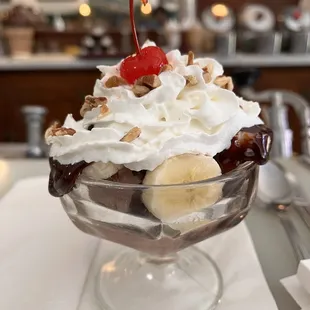 an ice cream sundae