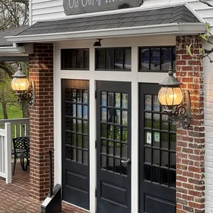 Façade of the Owl Tavern that is attached to the historic Beaumont Inn.