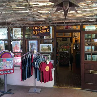 Just inside the main entrance, our shop is a gateway to the other shops of Old Town Artisans; Art House Centro, LaZia, and Crow's Nest.