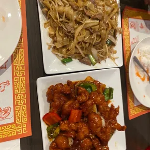 Chow Fun General Tsao's Chicken