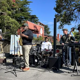 Legroom playing at OPL