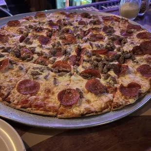 Large Pizza ()