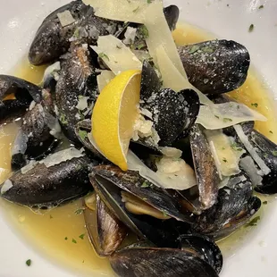 Steamed mussels