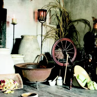 Laura antiques