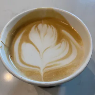 Very very pretty and tasty oatmilk latte. Yum :)