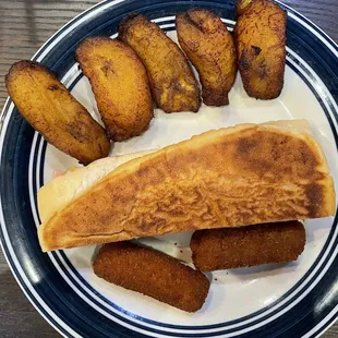 Cuban sandwich + croquetas + platano maduro