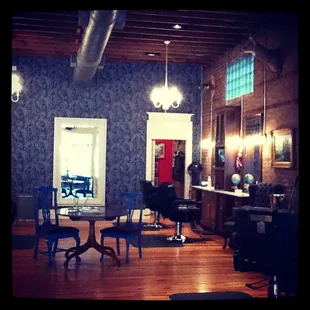 Old School Barber Shop located in the Shoppes of Avondale