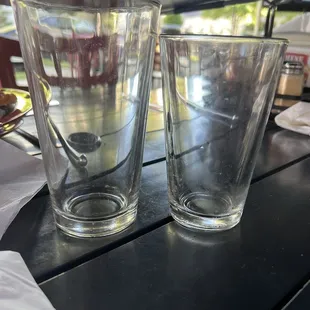 16oz vs 12oz.  They don't look like the same size!