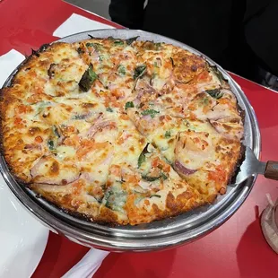 excellent Lenten shrimp scampi pizza!  White pie. Great!