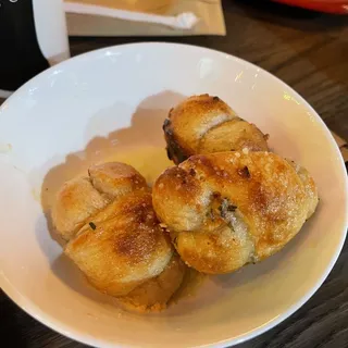 Garlic Rosemary Bread Knots