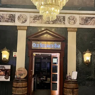 Entrance through the lobby of the Seelbach hotel