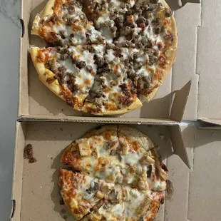 One small regular crust pizza compared to the small gluten free pizza.