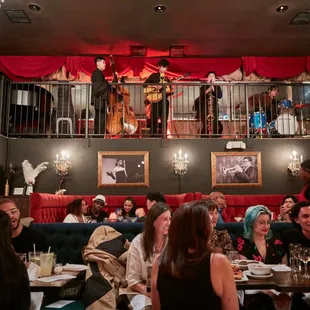 Live music and great food at Old Skool Cafe