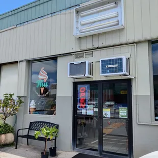 Niu Soft Serve is between Aloha Vietnamese Foods and the workout gym
