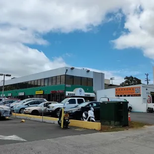 The King Street entrance is in front of Tori Ton on the right