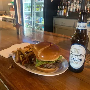 Wardens Burger &amp; fries.