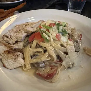 Creamy Tuscan Chicken Alfredo