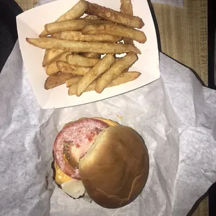 Cheeseburger meal - plus a drink
