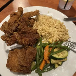 4 Piece Fried Chicken w/rice pilaf