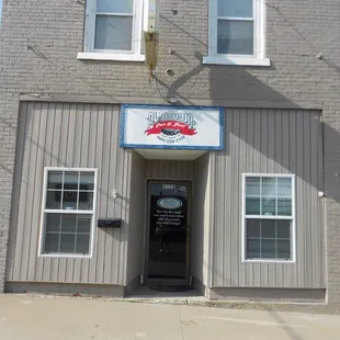 Old Town Bar &amp; Grill ( front view)