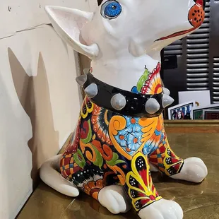 The ceramic welcoming committee.