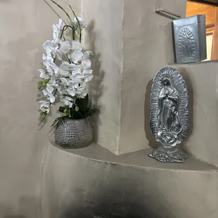 interior, burritos and wraps