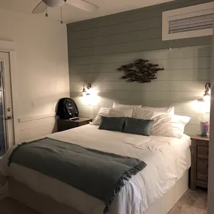 Nice size master, with a great wall mounted smart TV.