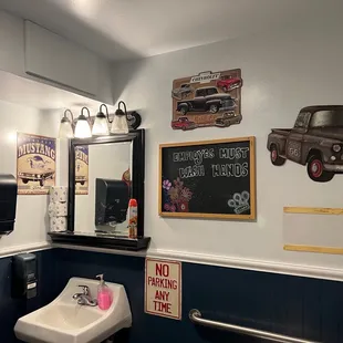 9/16/22 Cool decor
