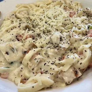 Fettuccini Alfredo with chicken